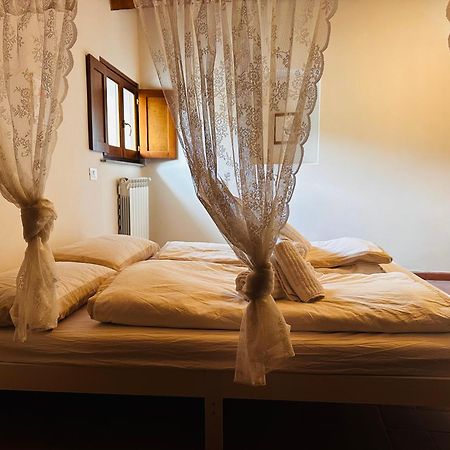 Il Suono Del Fiume Apartment Bagnone Bagian luar foto