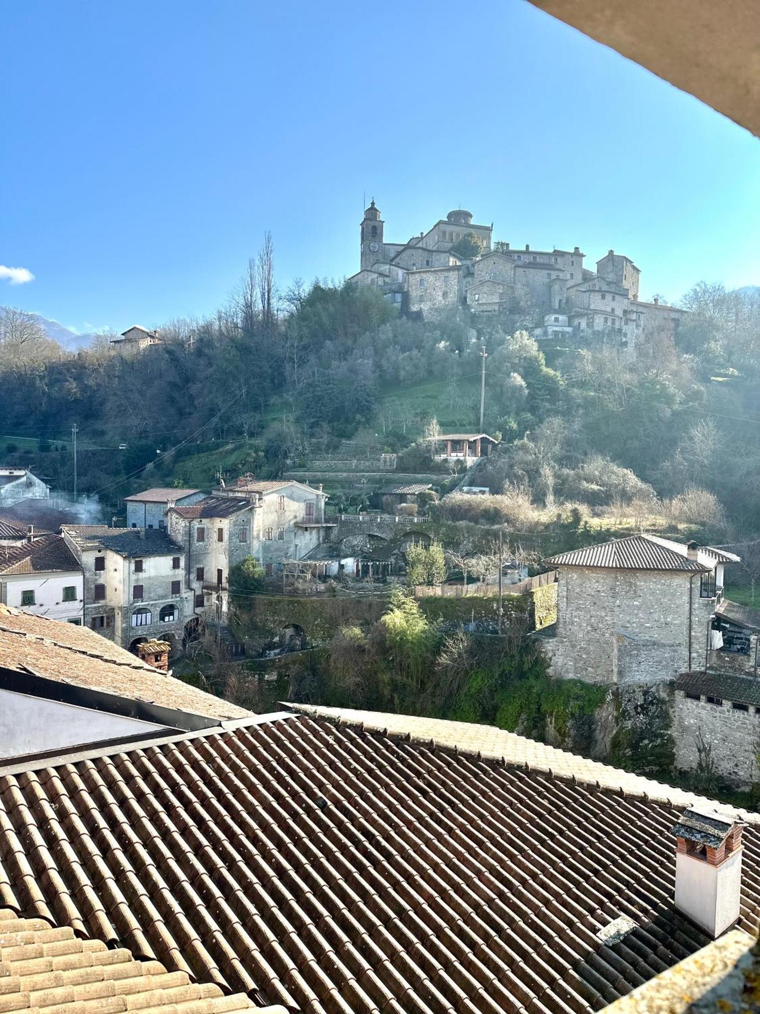 Il Suono Del Fiume Apartment Bagnone Bagian luar foto