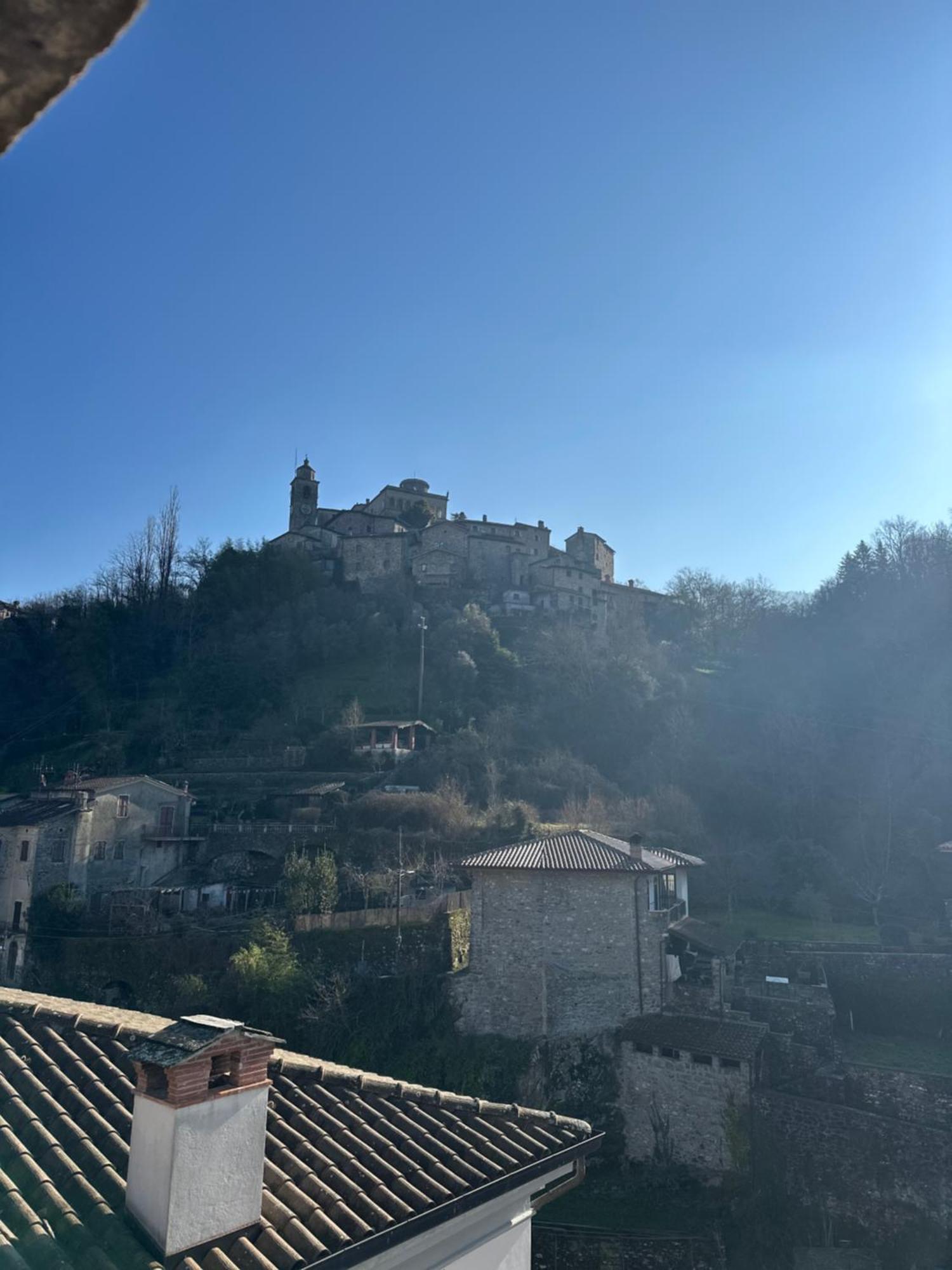 Il Suono Del Fiume Apartment Bagnone Bagian luar foto