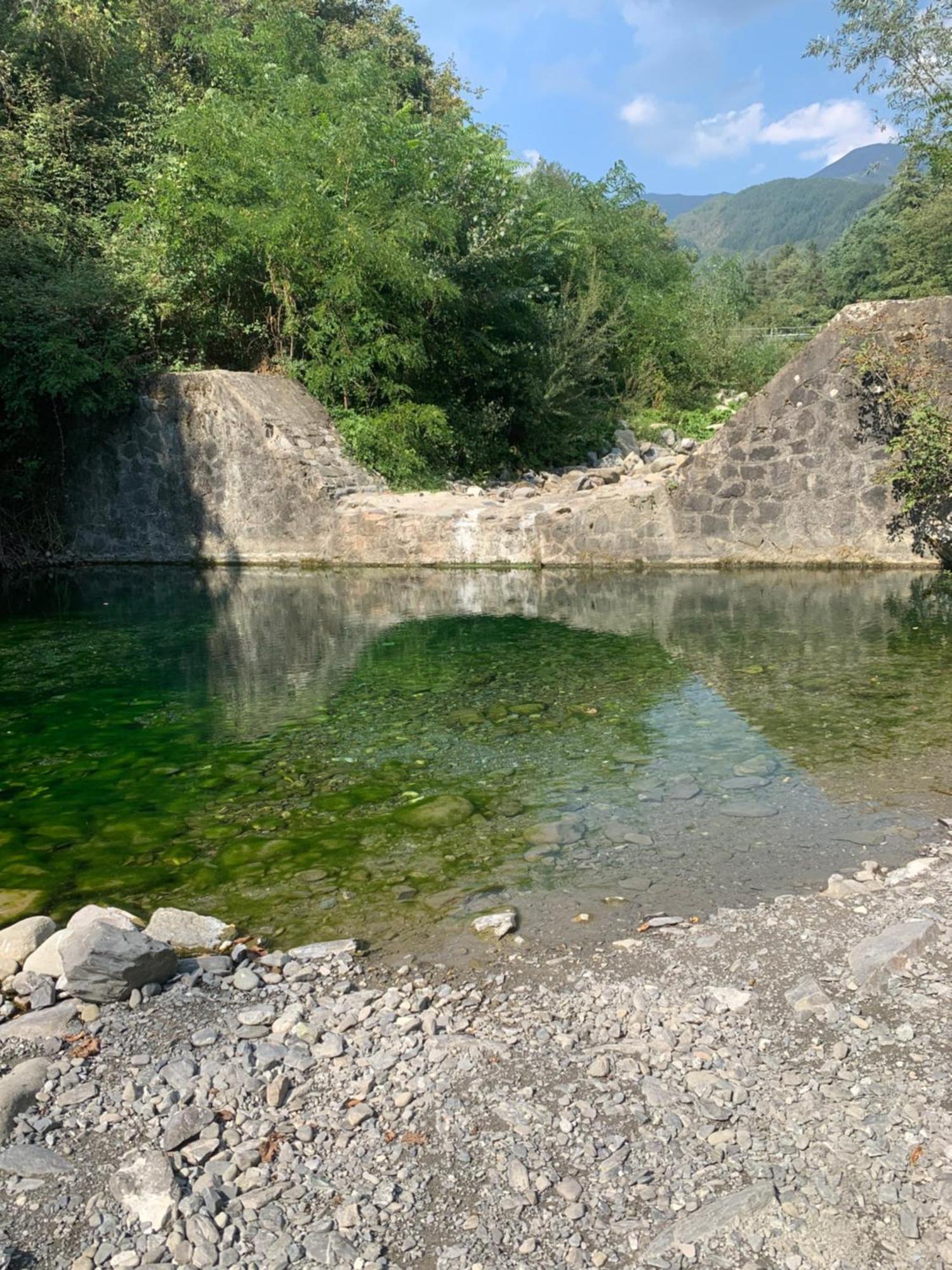 Il Suono Del Fiume Apartment Bagnone Bagian luar foto