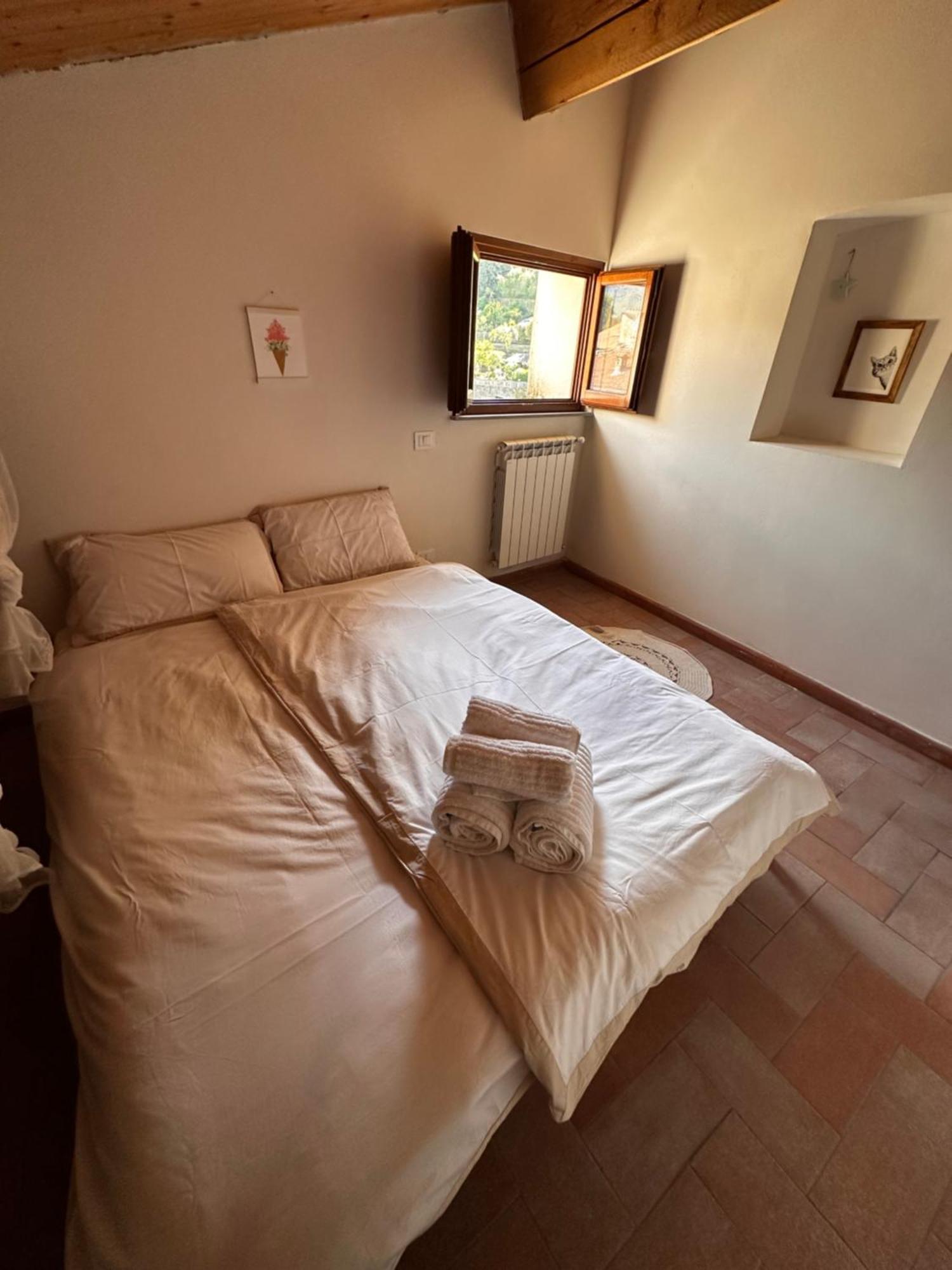 Il Suono Del Fiume Apartment Bagnone Bagian luar foto